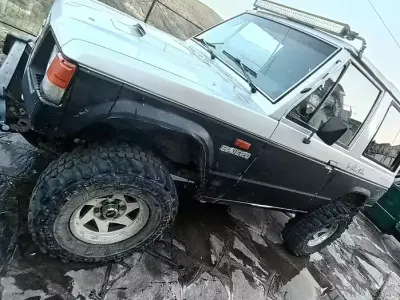 Usata Mitsubishi Pajero 95 CV (69 kW) 1990 Grigio SUV