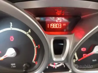 Usata Ford Fiesta 68 CV (50 kW) 2009 Bluazzurro Berlina