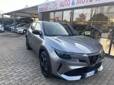 Nuova Alfa Romeo GT Junior Edizione Speciale 136 CV (100 kW) 2025 Grigio SUV