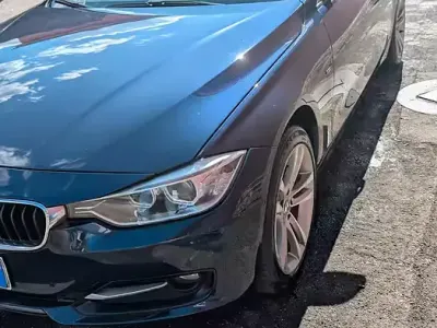 Usata BMW 320 Sport Line 184 CV (135 kW) 2013 Blu Station wagon