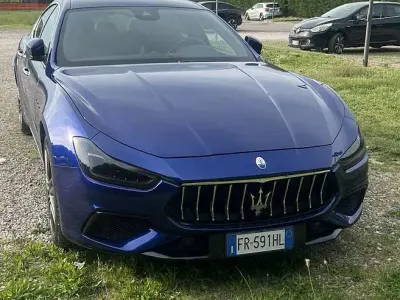 Begagnad Maserati Ghibli 250 HK (183 kW) 2018 Blå Sedan