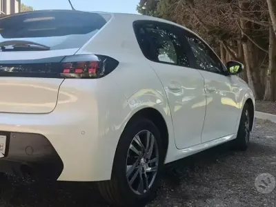 Usata Peugeot 208 Active 102 CV (75 kW) 2021 Utilitaria