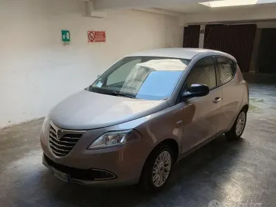 Usata Lancia Ypsilon Gold 69 CV (50 kW) 2015 Utilitaria