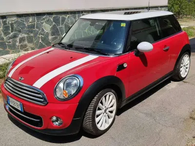 Usata Mini Cooper D 111 CV (81 kW) 2013 Rosso Utilitaria
