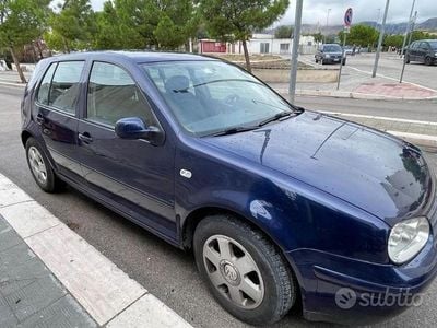 Usata VW Golf IV 130 CV (95 kW) 2001 Blu Berlina