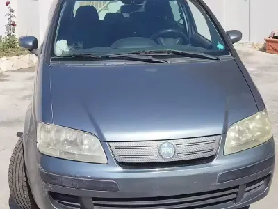 Usata Fiat Idea 90 CV (66 kW) 2006 Grigio Monovolume