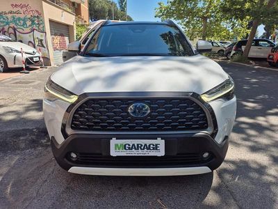 Begagnad Toyota Corolla Cross Style 152 HK (111 kW) 2023 Vit SUV