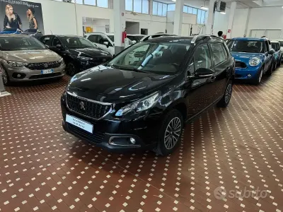 Usata Peugeot 2008 Active 82 CV (60 kW) 2018 Nero SUV