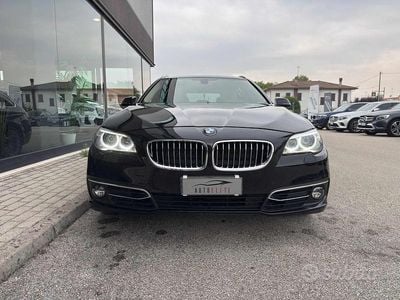 Usata BMW 530 Luxury Line 249 CV (183 kW) 2016 Nero Station wagon