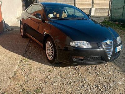 Begagnad Alfa Romeo GT 150 HK (110 kW) 2005 Svart Sportkupé