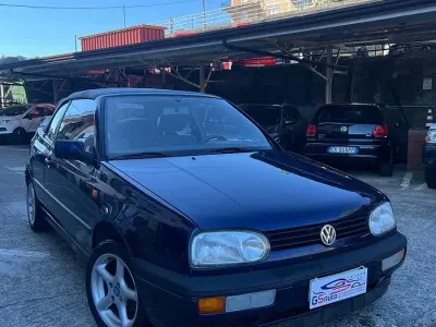 Usata VW Golf Cabriolet 75 CV (55 kW) 1995 Bluazzurro Cabrio