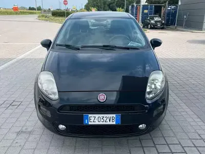 Usata Fiat Punto 69 CV (50 kW) 2015 Blu Utilitaria