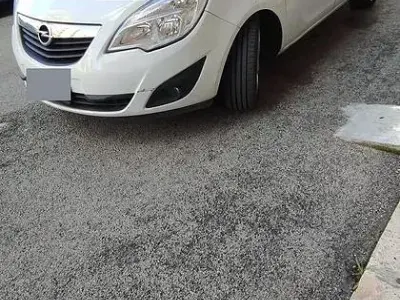 Usata Opel Meriva 95 CV (69 kW) 2011 Bianco Monovolume