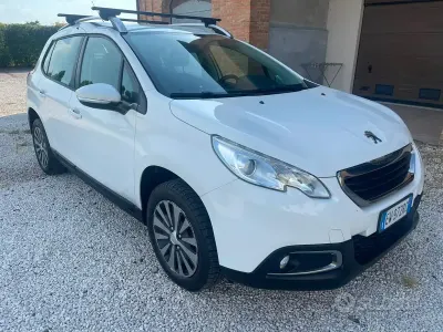 Usata Peugeot 2008 Allure 92 CV (67 kW) 2014 Bianco SUV