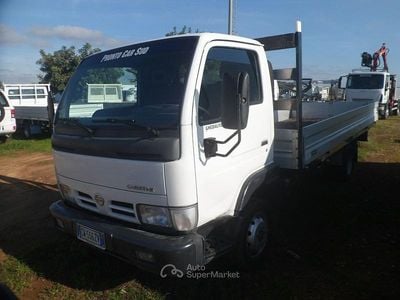 Usata Nissan Cabstar 131 CV (96 kW) 2006 Bianco Pick-up