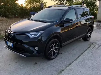 Usata Toyota RAV4 Style 143 CV (105 kW) 2016 Nero SUV