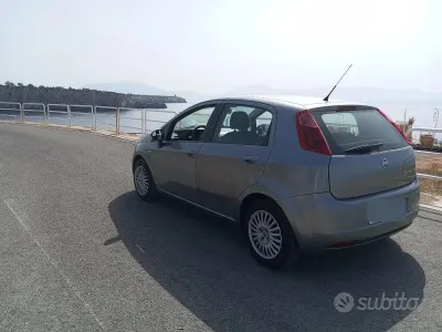Usata Fiat Grande Punto 75 CV (55 kW) 2007 Grigio Utilitaria