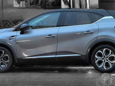 Usata Renault Captur 101 CV (74 kW) 2020 Grigio SUV