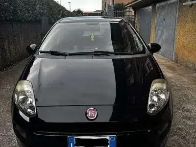 Usata Fiat Grande Punto Active 77 CV (56 kW) 2015 Blu Utilitaria