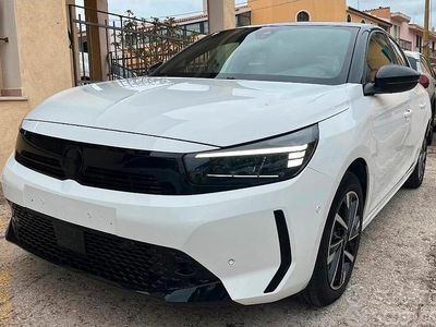 Usata Opel Corsa 101 CV (74 kW) 2024 Bianco Utilitaria