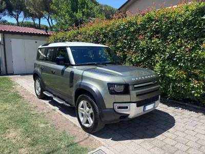 Usata Land Rover Defender SE 241 CV (177 kW) 2021 Verde SUV