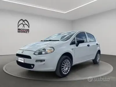 Usata Fiat Punto Lounge 77 CV (56 kW) 2018 Bianco Utilitaria