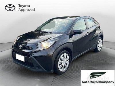 Neu Toyota Aygo X Active 72 PS (52 kW) 2025 Schwarz SUV