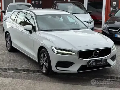 Usata Volvo V60 Business Edition 150 CV (110 kW) 2020 Bianco Station wagon