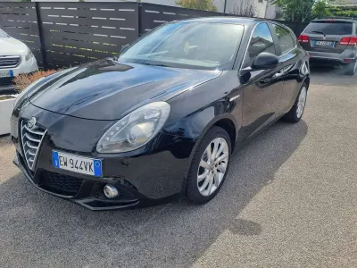 Usata Alfa Romeo Giulietta Progression 120 CV (88 kW) 2014 Nero Utilitaria