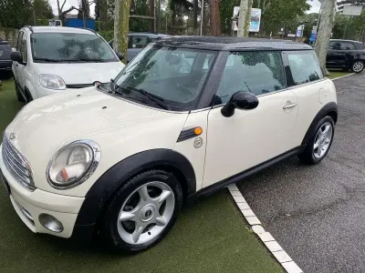 Usata Mini Cooper D 109 CV (80 kW) 2008 Beige Utilitaria