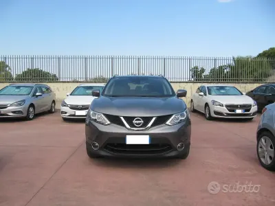Usata Nissan Qashqai N-Connecta 110 CV (80 kW) 2016 Grigio SUV