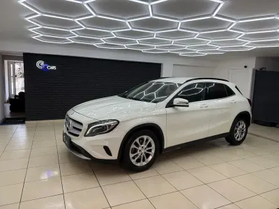 Usata Mercedes GLA200 136 CV (100 kW) 2015 Bianco SUV