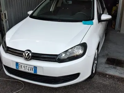 Usata VW Golf VI 122 CV (89 kW) 2011 Bianco Utilitaria
