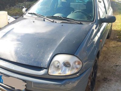 Usata Renault Clio II 64 CV (47 kW) 2000 Berlina