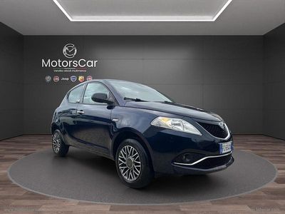 Usata Lancia Ypsilon 85 CV (62 kW) 2016 Blu/azzurro Utilitaria