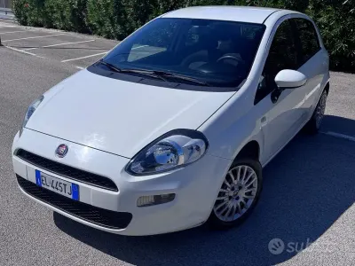 Usata Fiat Punto Easy 75 CV (55 kW) 2013 Bianco Utilitaria