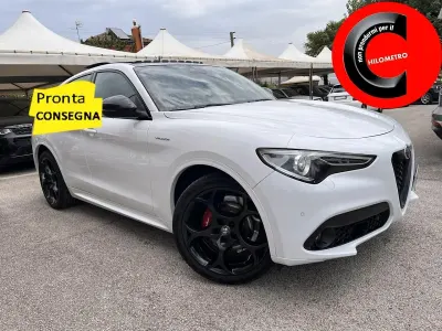 Usado Alfa Romeo Stelvio Veloce 209 CV (153 kW) 2022 Blanco SUV