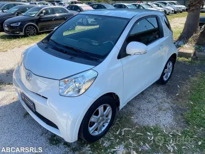 Usata Toyota iQ 68 CV (50 kW) 2009 Bianco Utilitaria