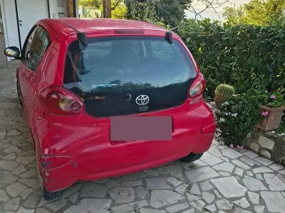 Usata Toyota Aygo 54 CV (39 kW) 2006 Rosso Utilitaria