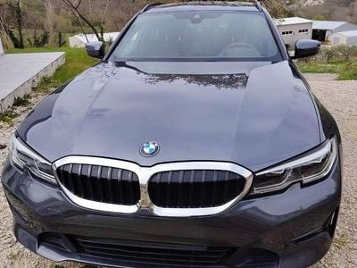 Begagnad BMW 318 90 HK (66 kW) 2020 Grå Kombi