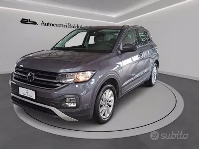 Usado VW T-Cross Style 95 CV (69 kW) 2023 Gris SUV