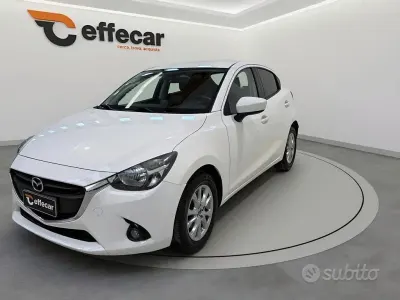 Begagnad Mazda 2 Exceed 105 HK (77 kW) 2016 Vit Sedan