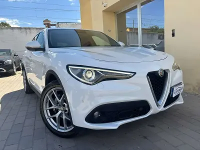 Usata Alfa Romeo Stelvio Business 179 CV (131 kW) 2018 Bianco SUV