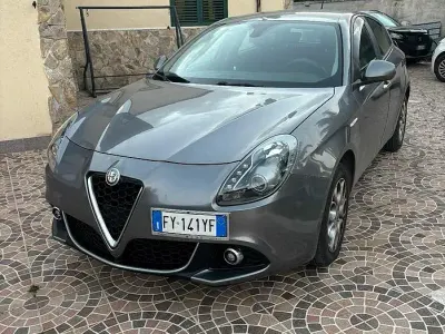 Gebraucht Alfa Romeo Giulietta 120 PS (88 kW) 2019 Grau Kleinwagen