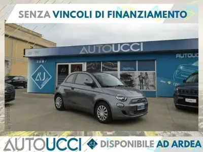 Usata Fiat 500e 42 kW (58 CV) 2023 Grigio colosseo Cabrio