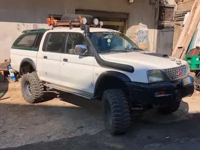 Usata Mitsubishi L200