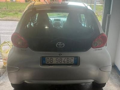 Usado Toyota Aygo 68 HP (50 kW) 2006 Cinzento Citadino