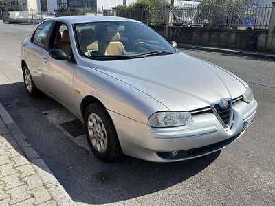 Usata Alfa Romeo 156 Distinctive 144 CV (105 kW) 2000 Argento Berlina
