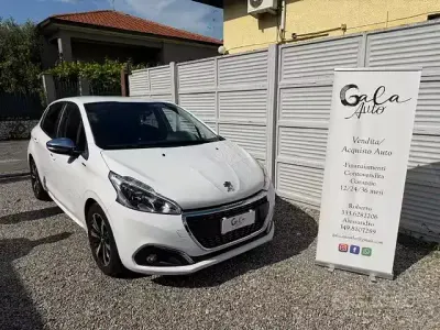 Usata Peugeot 208 Allure 83 CV (61 kW) 2019 Bianco Utilitaria