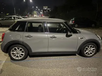 Usata Mini Cooper 95 CV (69 kW) 2016 Grigio Utilitaria